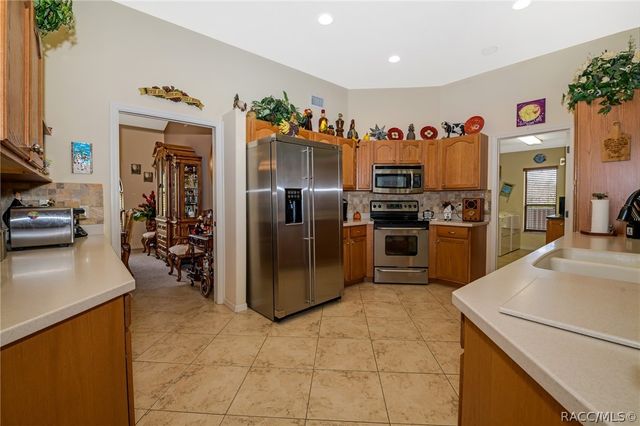 5 Peachwood Point W, Homosassa, FL 34446