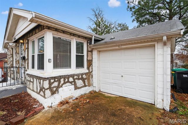 8124 Titus Road, St Louis, MO 63114