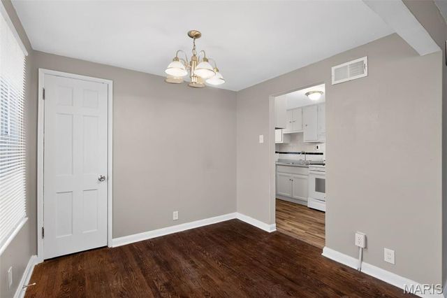 8124 Titus Road, St Louis, MO 63114