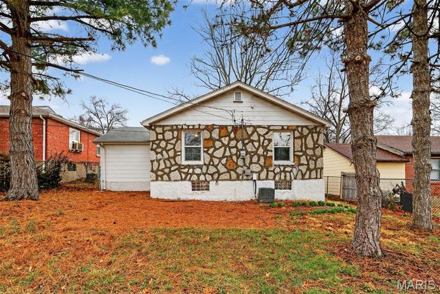 8124 Titus Road, St Louis, MO 63114