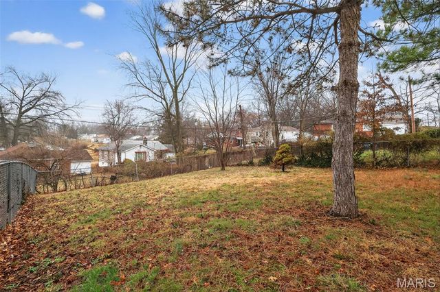 8124 Titus Road, St Louis, MO 63114