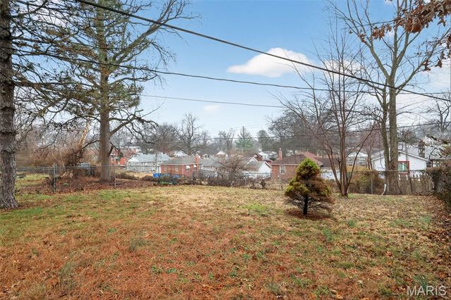 8124 Titus Road, St Louis, MO 63114