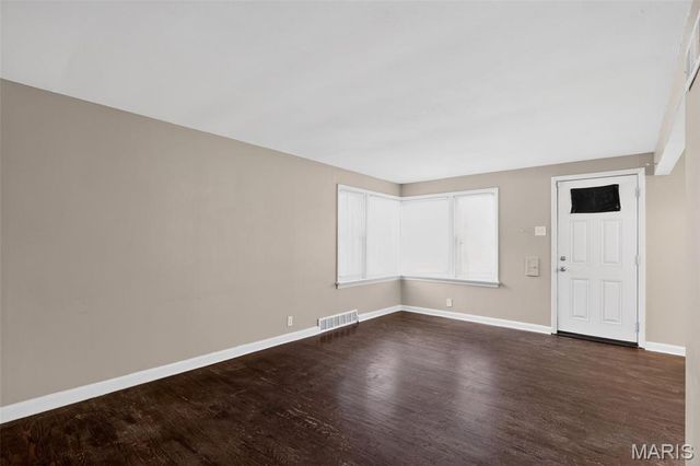 8124 Titus Road, St Louis, MO 63114