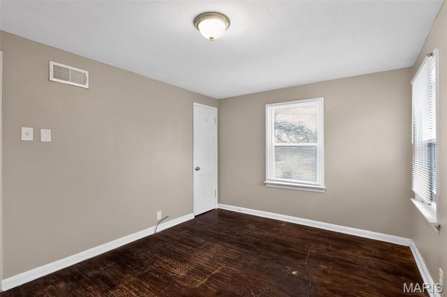 8124 Titus Road, St Louis, MO 63114