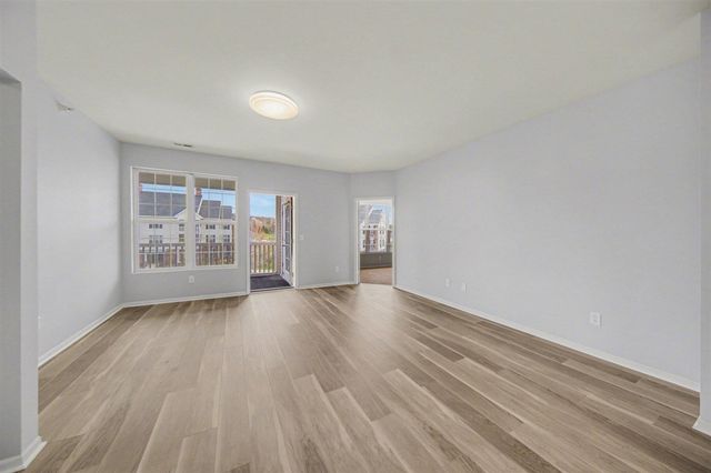 1016 W Summerfield Glen Circle 87, Ann Arbor, MI 48103