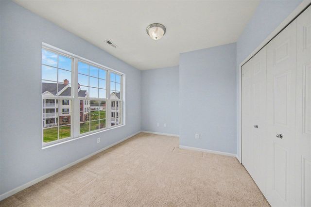 1016 W Summerfield Glen Circle 87, Ann Arbor, MI 48103