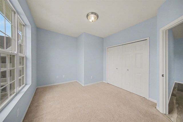 1016 W Summerfield Glen Circle 87, Ann Arbor, MI 48103
