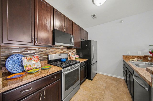 1016 W Summerfield Glen Circle 87, Ann Arbor, MI 48103