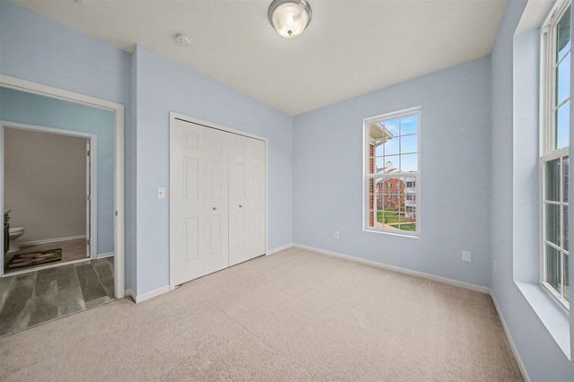 1016 W Summerfield Glen Circle 87, Ann Arbor, MI 48103