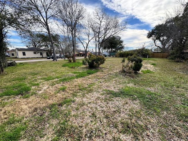 1700 Florida Street, Baytown, TX 77520