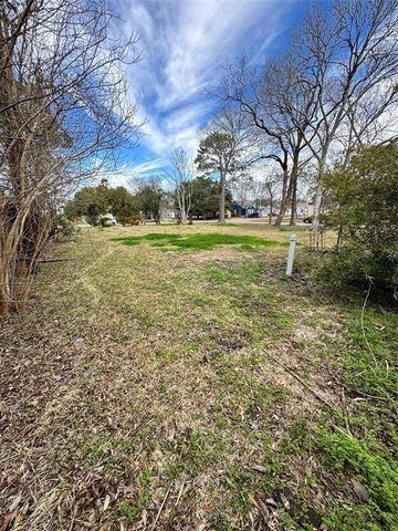 1700 Florida Street, Baytown, TX 77520