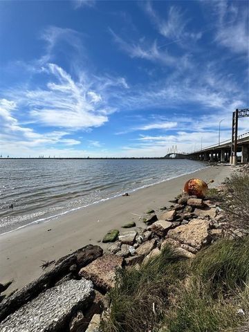 1700 Florida Street, Baytown, TX 77520