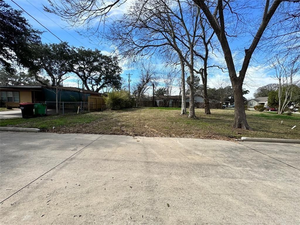 1700 Florida Street, Baytown, TX 77520