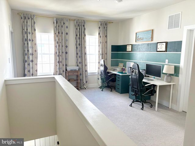 11 LOCHIEL LN, Exton, PA 19341