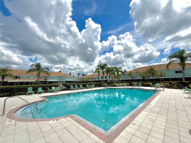 2035 FLUORSHIRE DRIVE, Brandon, FL 33511