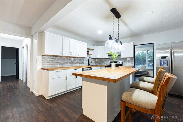 437 Kirkwood Drive, Fairborn, OH 45324