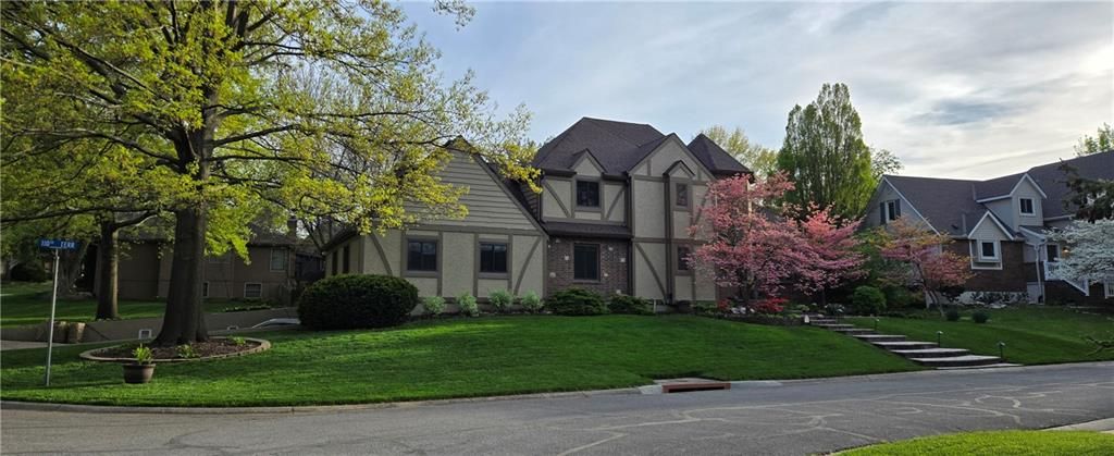 12401 W 110th Terrace, Overland Park, KS 66210