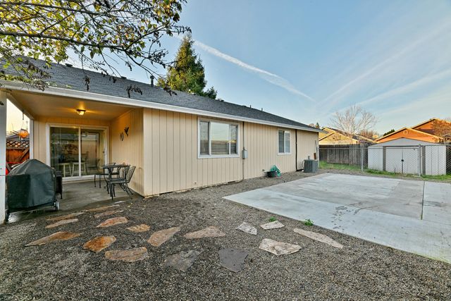 2690 Cummings Lane, Medford, OR 97501