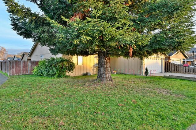 2690 Cummings Lane, Medford, OR 97501