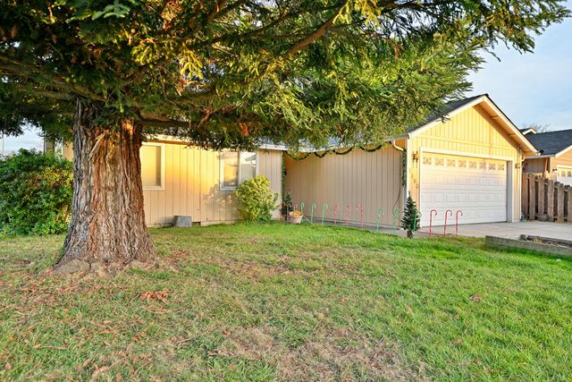 2690 Cummings Lane, Medford, OR 97501