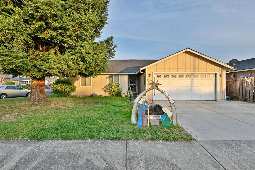 2690 Cummings Lane, Medford, OR 97501