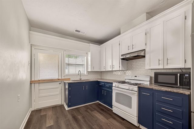 3007 Bonner Street, La Porte, TX 77571