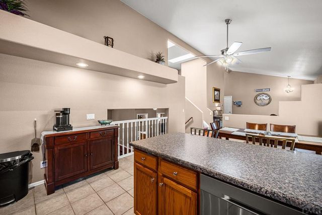 638 S Rogers Dr, Pueblo, CO 81007