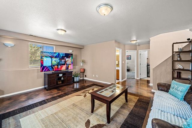 638 S Rogers Dr, Pueblo, CO 81007