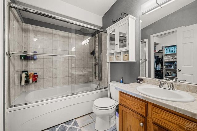 638 S Rogers Dr, Pueblo, CO 81007