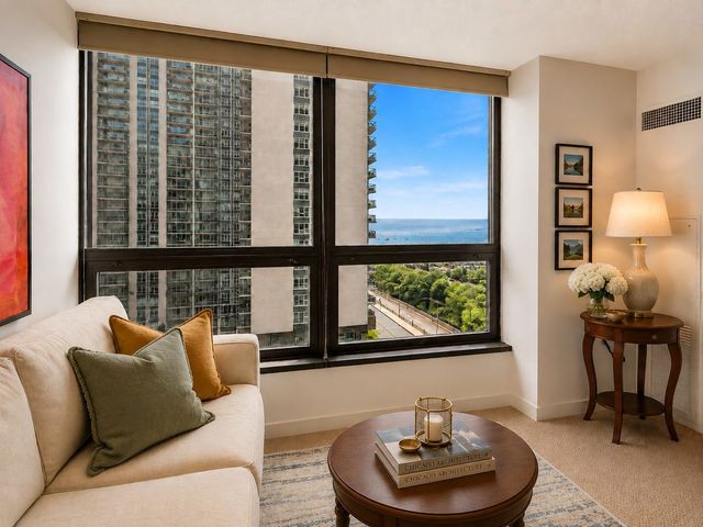 360 E Randolph Street 901, Chicago, IL 60601