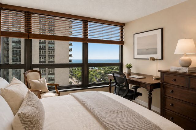 360 E Randolph Street 901, Chicago, IL 60601