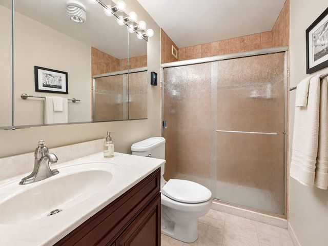 360 E Randolph Street 901, Chicago, IL 60601