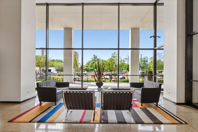 360 E Randolph Street 901, Chicago, IL 60601