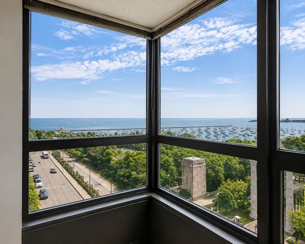 360 E Randolph Street 901, Chicago, IL 60601