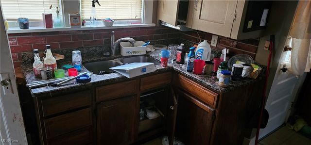 1475 Hollywood Street NE, Warren, OH 44483