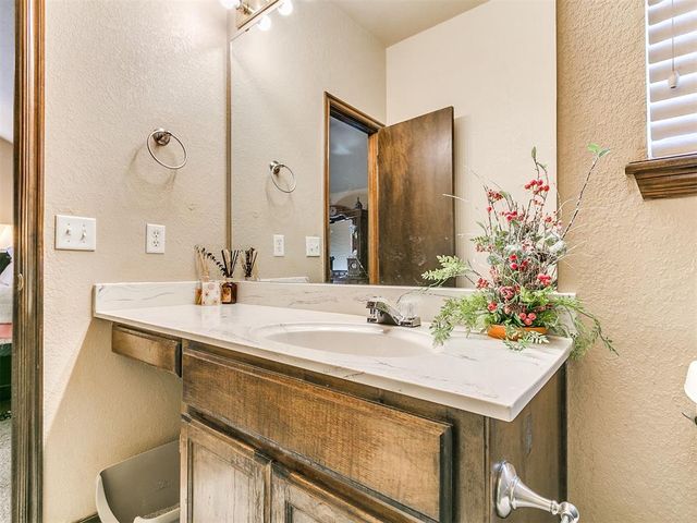 10648 NW 35th Street, Yukon, OK 73099