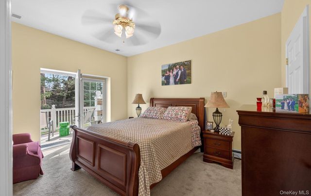 105 Francesca Way 105, Amityville, NY 11701