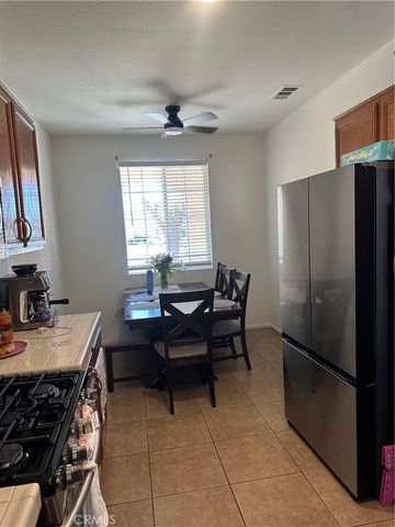 3913 Manquelo Court, Perris, CA 92571