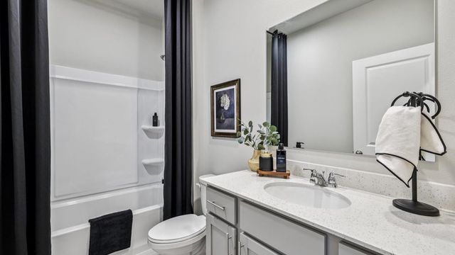10278 NW 68th Avenue, Johnston, IA 50131