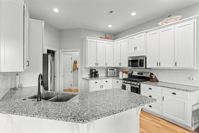 821 Cindy Lane, Raymore, MO 64083