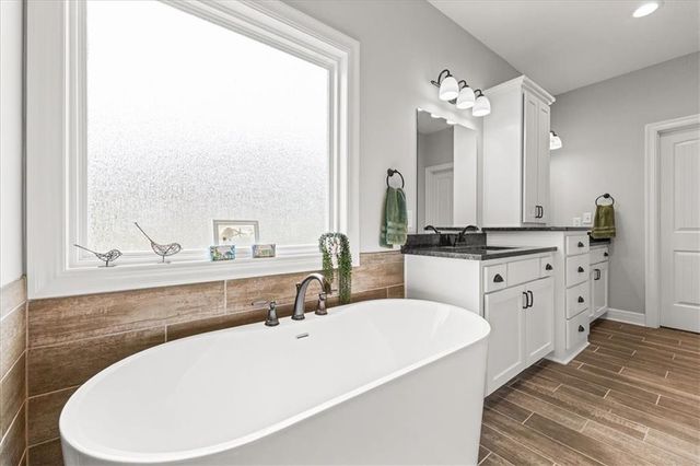 821 Cindy Lane, Raymore, MO 64083