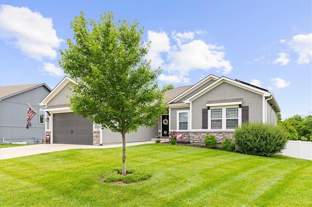 821 Cindy Lane, Raymore, MO 64083