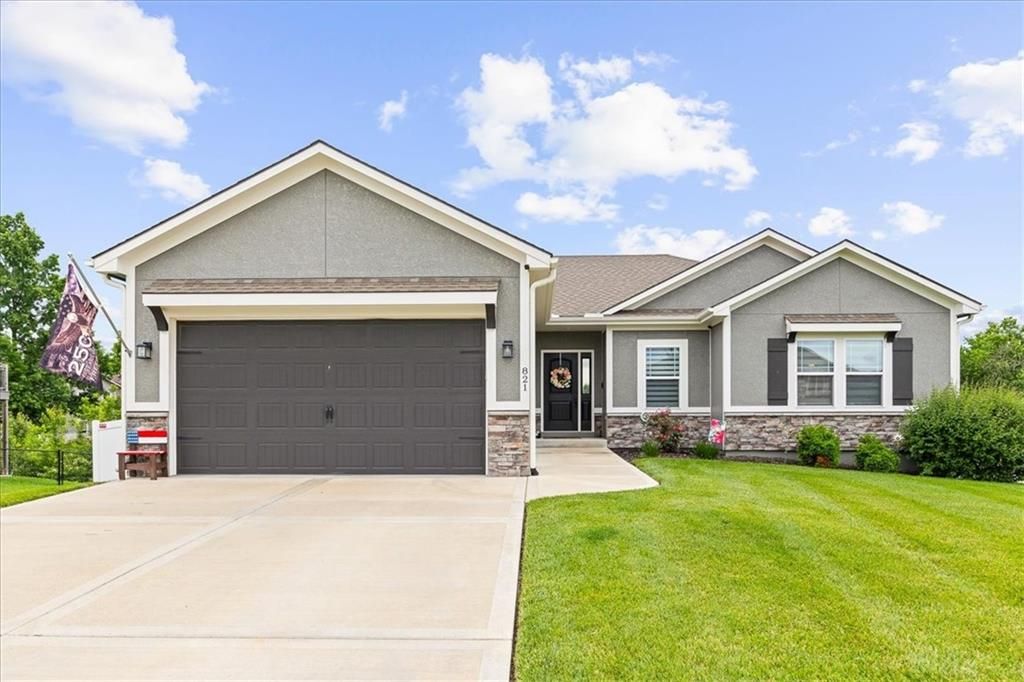 821 Cindy Lane, Raymore, MO 64083