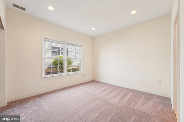 5 NOTTINGHAM LN, Easton, PA 18045
