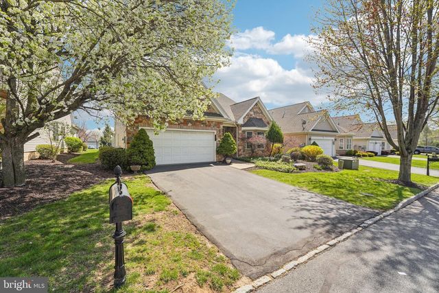 5 NOTTINGHAM LN, Easton, PA 18045