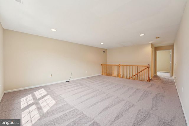 5 NOTTINGHAM LN, Easton, PA 18045