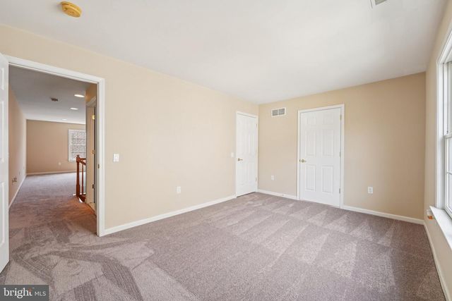 5 NOTTINGHAM LN, Easton, PA 18045