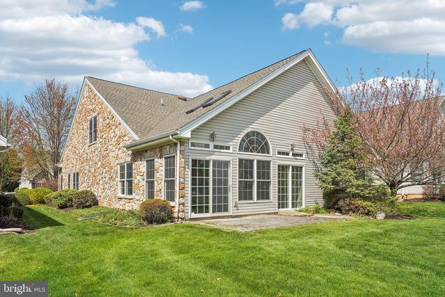 5 NOTTINGHAM LN, Easton, PA 18045