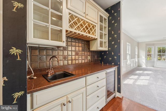 5 NOTTINGHAM LN, Easton, PA 18045