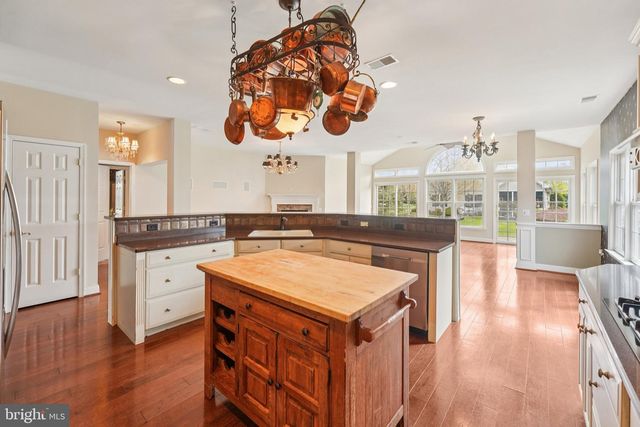 5 NOTTINGHAM LN, Easton, PA 18045